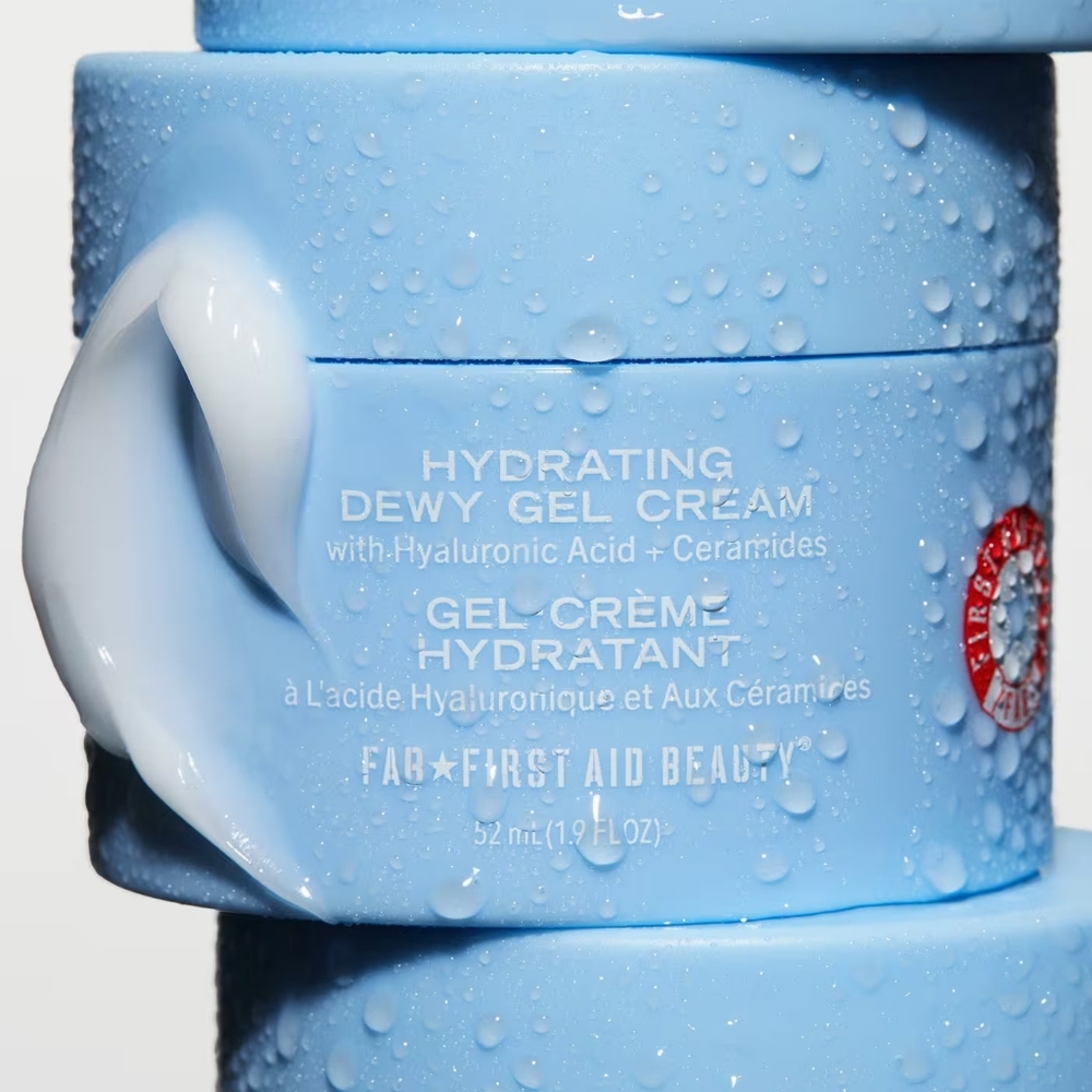 First Aid Beauty Hydrating Dewy Gel Cream - Light Blue